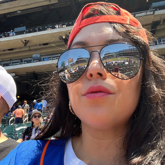 Meet your Posher, Scarlet - Picture 1 of 1